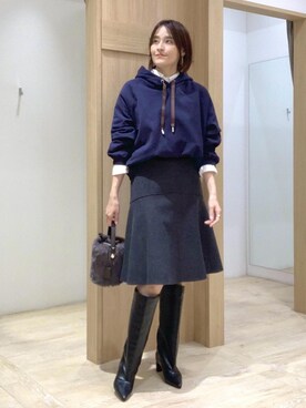 「フェミニンコーデ」｜「アイテム（スウェット）」を使った、Etsukoさん（レディース・165cm）の秋コーディネート