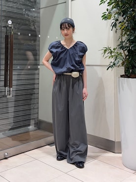 「KBF（ケイビーエフ）のパイピングイージーパンツ（その他パンツ、グレー系）」を使った、河野楓佳さん（レディース・157cm）の春コーディネート