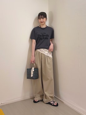 「KBF（ケイビーエフ）のアイテム（パンツ）」を使った、河野楓佳さん（レディース・157cm）の夏コーディネート