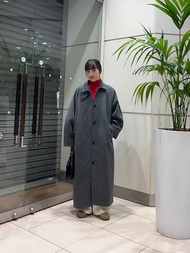 「アイテム（ステンカラーコート）」を使った、河野楓佳さん（レディース・157cm）の秋コーディネート