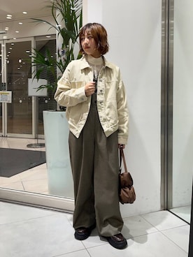 「アイテム（カバーオール）」を使った、河野楓佳さん（レディース・157cm）の秋コーディネート