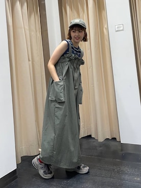 ミリタリーフリルジャンパースカートを使った人気ファッション