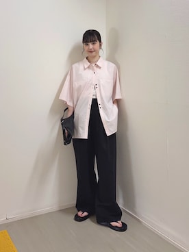 「KBF（ケイビーエフ）のミニマルオーバーシャツ（シャツ/ブラウス、ピンク系）」を使った、河野楓佳さん（レディース・157cm）の夏コーディネート