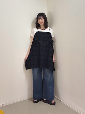 「KBF（ケイビーエフ）のWIDEレッグアジャストデニム（デニムパンツ、ブルー系）」を使った、河野楓佳さん（レディース・157cm）の夏コーディネート
