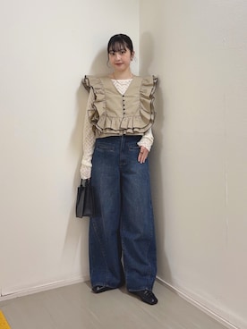 「KBF（ケイビーエフ）のシュリンクレーストップス（Tシャツ/カットソー、ホワイト系）」を使った、河野楓佳さん（レディース・157cm）の春コーディネート