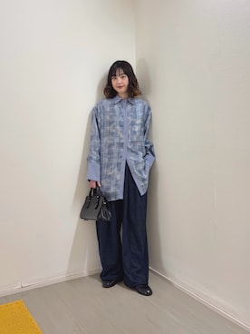 「KBF（ケイビーエフ）のシアーチェックレイヤードシャツ（シャツ/ブラウス、ブルー系）」を使った、河野楓佳さん（レディース・157cm）の冬コーディネート