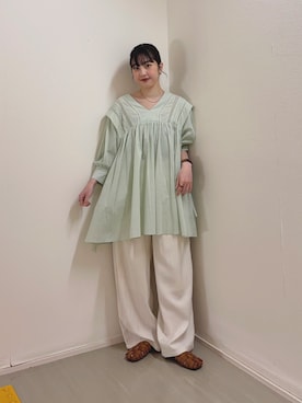 「KBF（ケイビーエフ）のアイテム（シューズ）」を使った、河野楓佳さん（レディース・157cm）の春コーディネート