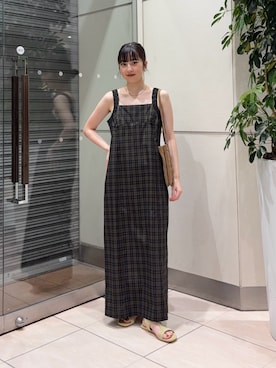 「KBF（ケイビーエフ）のカットデザインパイルサンダル（サンダル、イエロー系）」を使った、河野楓佳さん（レディース・157cm）の夏コーディネート