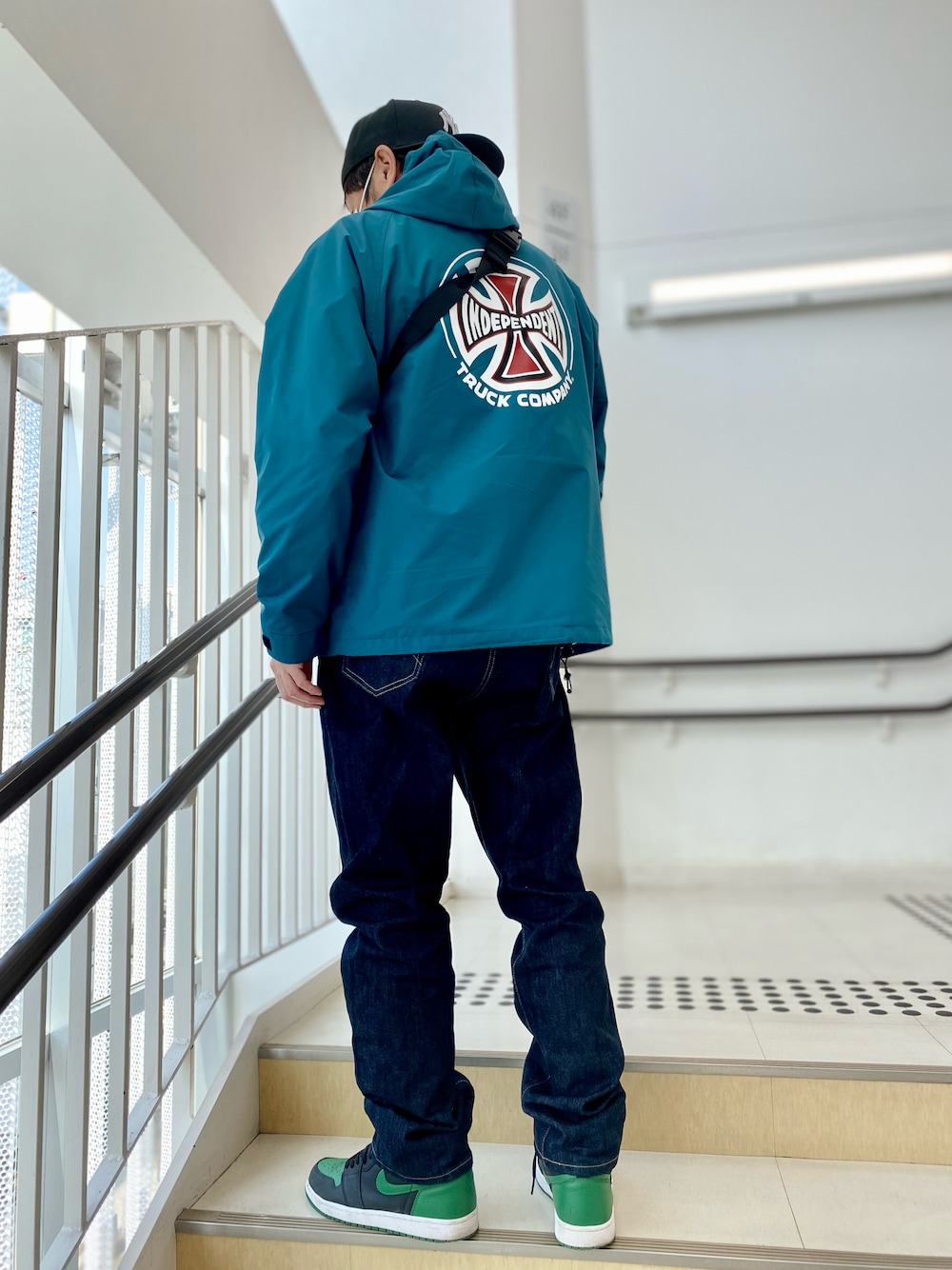 supreme ハーフジップ　ナイロンジャケット　ブラック　希少 2025年最新】supreme ハーフジップ ナイロンの人気アイテム