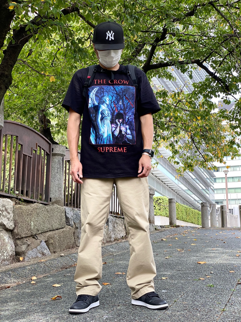 「スニーカー、ワークパンツ、Tシャツ、キャップ、supreme、シュプリーム、ストリート、大人カジュアル、カジュアルコーデ、ストリートコーデ、今日のコーデ、休日スタイル、休日コーデ」｜「Supreme のWork Pant（その他パンツ、ベージュ系）」を使った、skbさん（メンズ・175cm）の秋コーディネートの1枚目の写真