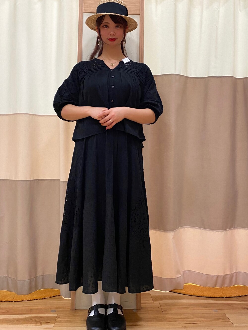 「Samansa Mos2、SM2、セットアップ、綿生地、大人かわいい、大人ガーリー、ワントーンコーデ」｜「Samansa Mos2の太リボンカンカン帽（ハット、ブラック系）」を使った、🌻かねこ🌻さん（レディース・167cm）の春コーディネートの1枚目の写真
