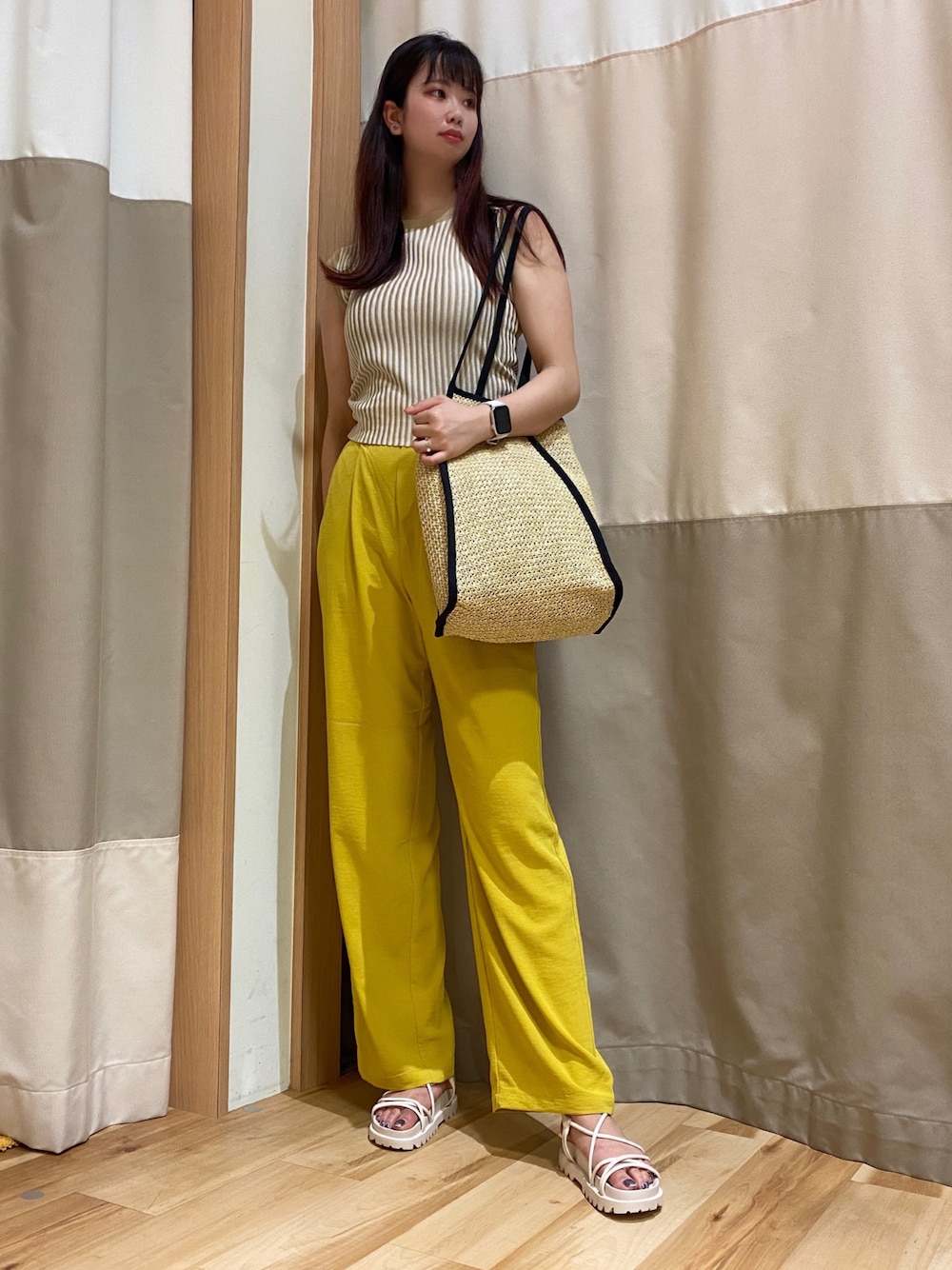 「カラーコーデ、カラーパンツ、Samansa Mos2 blue、サマンサモスモスブルー、summer、サマースタイル、サマーニット、足長効果」｜「Samansa Mos2 blueのナローストラップ厚底サンダル（サンダル、ホワイト系）」を使った、🌻かねこ🌻さん（レディース・167cm）の夏コーディネートの1枚目の写真