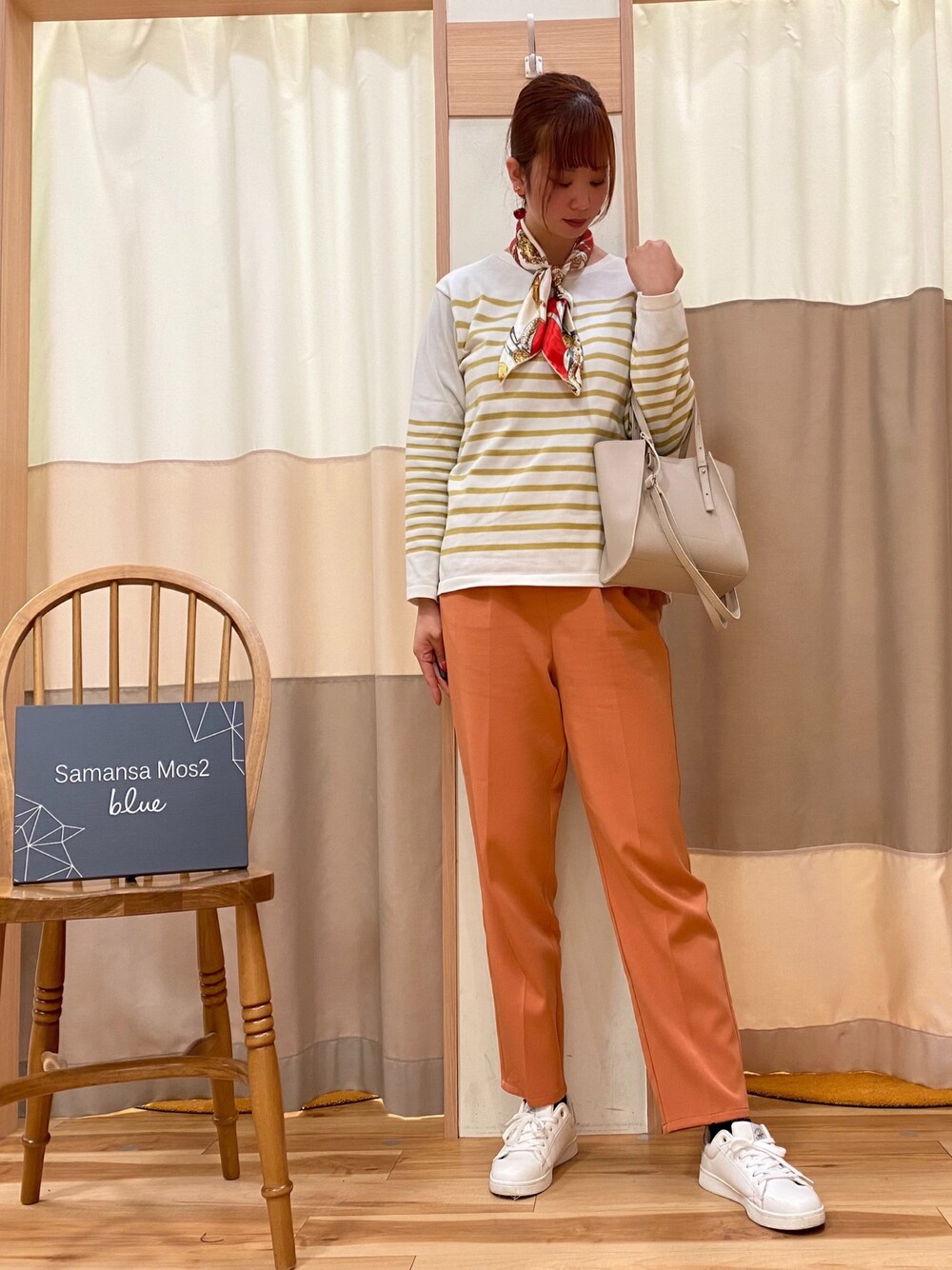 「Samansa Mos2 blue、春服デビュー宣言、春コーデ、着回しコーデ、着回し抜群、大人カジュアル、カラーコーデ、カラーパンツ」｜「Samansa Mos2 blueのアイテム（パンツ、オレンジ系）」を使った、🌻かねこ🌻さん（レディース・167cm）の春コーディネートの1枚目の写真