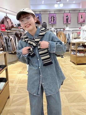 「LOWRYS FARM（ローリーズファーム）のイージーバギーデニム　601067（デニムパンツ、ブルー系）」を使った、RIKOさん（レディース・155cm）の冬コーディネート