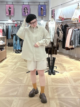 「LOWRYS FARM（ローリーズファーム）のウールライクショートパンツ  580891（その他パンツ、ホワイト系）」を使った、RIKOさん（レディース・155cm）の冬コーディネート