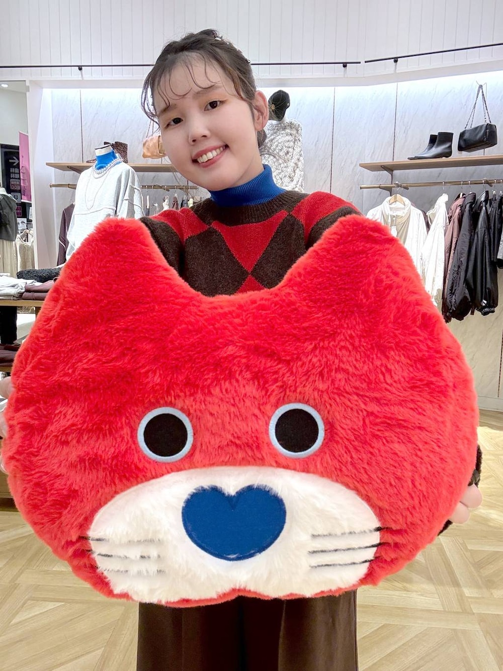 Me%（ミィパーセント）の「【mojojojo】クッション 602513（クッション