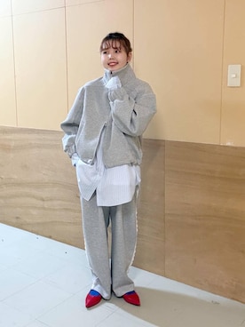 「LOWRYS FARM（ローリーズファーム）のカットイージーコクーンパンツ　292362（スウェットパンツ、グレー系）」を使った、RIKOさん（レディース・155cm）の春コーディネート