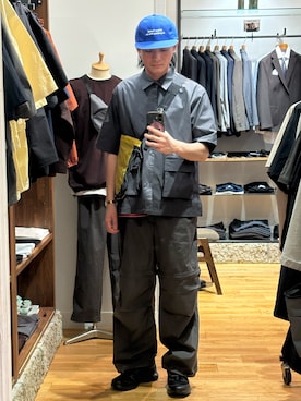 「URBAN RESEARCH DOORS（アーバンリサーチドアーズ）の『UVカット/接触冷感/吸水速乾』ストレッチクロス ビッグポケットショートスリーブシャツ（シャツ/ブラウス、グレー系）」を使った、obaさん（メンズ・177cm）の春コーディネート