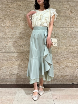 「MISCH MASCH（ミッシュマッシュ）の2026春夏新作 シアーレースラッフルフリルブラウス（シャツ/ブラウス、ホワイト系）」を使った、横浜ポルタ店さん（レディース・158cm）の春コーディネート