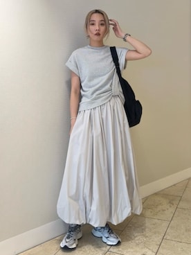 「emmi（エミ）の【New Balance】90/60 Summer（スニーカー、グレー系）」を使った、emmiさんの春コーディネート