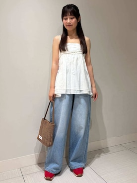 「emmi（エミ）のウエストゴムルーズデニムパンツ（デニムパンツ、ブルー系）」を使った、emmiさんの春コーディネート