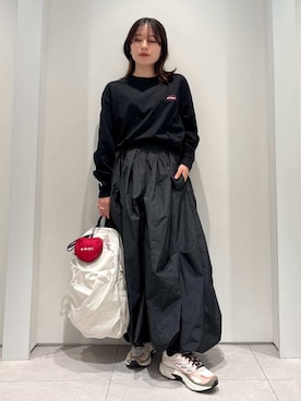 「アイテム（その他ヘアアクセサリー、レッド系）」を使った、emmiさん（レディース・154cm）の秋コーディネート