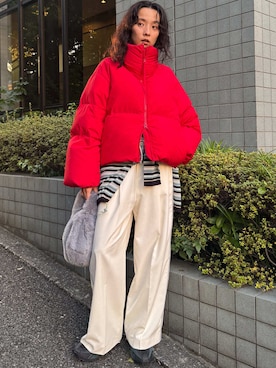 「アイテム（ダウンジャケット/コート、レッド系）」を使った、emmiさん（レディース・165cm）の秋コーディネート