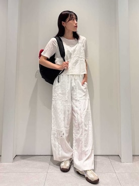 「emmi（エミ）の【emmi×FILA】ECHAPPE MS×emmi（スニーカー、グレー系）」を使った、emmiさんの夏コーディネート