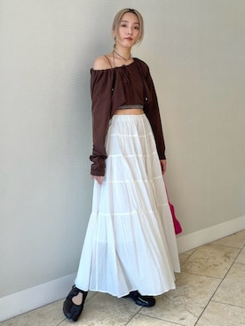 「emmi（エミ）の【NIKE meets emmi】AIR RIFT（スニーカー、ブラウン系）」を使った、emmiさんの春コーディネート