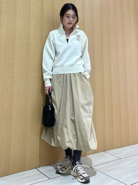 「emmi（エミ）のeco ナイロンスクエアバッグ（ハンドバッグ）」を使った、emmiさん（レディース・169cm）の冬コーディネート