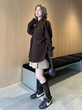 「NIKE（ナイキ）の【NIKE meets emmi】W MOON SHOE OG（スニーカー、グレー系）」を使った、emmiさんの夏コーディネート