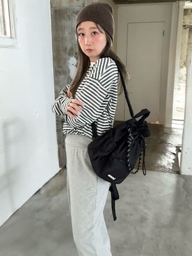 「emmi（エミ）のemmiロゴクロップドボーダーカットソー（Tシャツ/カットソー、ホワイト系）」を使った、emmiさんの夏コーディネート