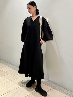 「アイテム（バックパック/リュック、ベージュ系）」を使った、emmiさん（レディース・160cm）の秋コーディネート