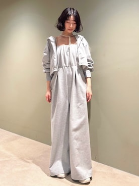 「emmi（エミ）のパーカー×ベアオールインワンセット（つなぎ/オールインワン）」を使った、emmiさん（メンズ・155cm）の春コーディネート
