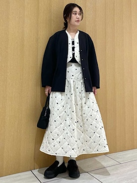 「アイテム（ノーカラージャケット）」を使った、emmiさん（レディース・169cm）の秋コーディネート