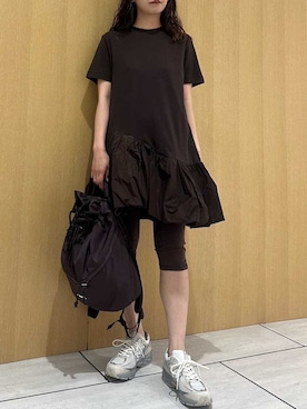 「アイテム（レッグウェア、ブラウン系）」を使った、emmiさん（レディース・157cm）の夏コーディネート