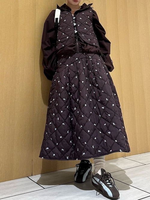 フラワーエンブロイダリーキルティングスカート（スカート）｜emmi