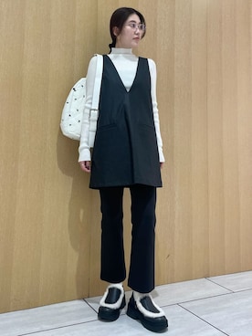 「アイテム（スリッポン）」を使った、emmiさん（レディース・169cm）の秋コーディネート