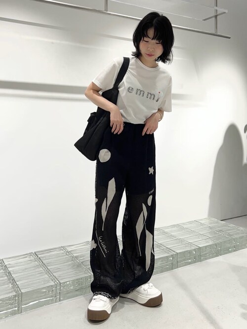 tシャツ 「emmi×Leo Lionni」emmiロゴグラフィックＴシャツ レディース emmi×Leo Lionni】emmiロゴグラフィックTシャツ(Tシャツ