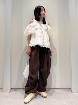 「PUMA（プーマ）の【PUMA】SPEEDCAT ANODIZED（スニーカー、ベージュ系）」を使った、emmiさんの春コーディネート