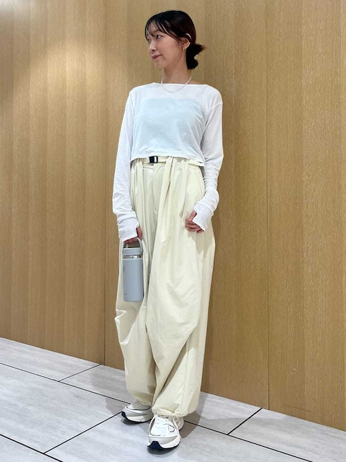 emmi atelier パラシュートパンツ ivory 0 新品未使用 タグ付 emmi atelier パラシュートパンツ ivory 0 新品未使用 タグ付