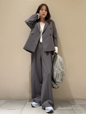 「emmi（エミ）の【emmi atelier】eco ギャザーボディーバックパック（バックパック/リュック、グレー系）」を使った、emmiさんの春コーディネート