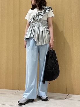 「NIKE（ナイキ）の【NIKE】AIR MAX PHENOMENA（スニーカー、シルバー系）」を使った、emmiさんの春コーディネート