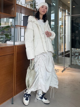 「バッグ」｜「アイテム（ダウンジャケット/コート）」を使った、emmiさん（レディース・165cm）の冬コーディネート