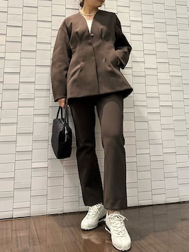 「アイテム（ノーカラージャケット、ブラウン系）」を使った、emmiさん（レディース・157cm）の秋コーディネート