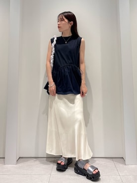 「NIKE（ナイキ）の【NIKE】AIR MAX HALO（サンダル、シルバー系）」を使った、emmiさんの夏コーディネート