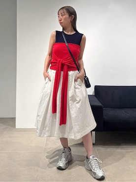 「アイテム（タンクトップ、レッド系）」を使った、emmiさん（レディース・157cm）の夏コーディネート