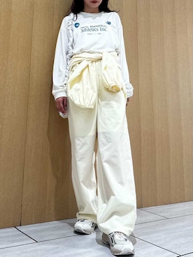 「NEW BALANCE（ニューバランス）の【New Balance for emmi】マルチファンクションイージーパンツ（その他パンツ、イエロー系）」を使った、emmiさんの春コーディネート