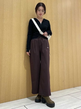 「UGG（アグ）のアイテム（ブーツ）」を使った、emmiさん（レディース・169cm）の秋コーディネート