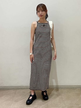 「アイテム（バングル/リストバンド）」を使った、emmiさん（レディース・165cm）の夏コーディネート